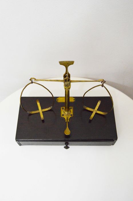 Balança de Farmácia Antiga.