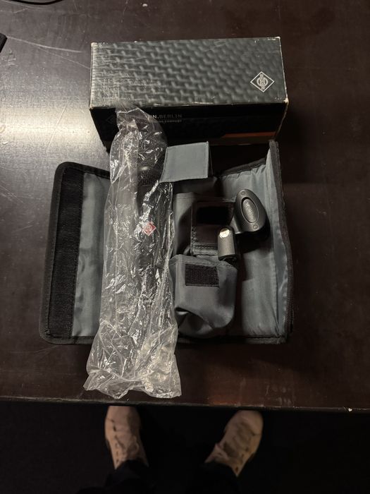 Neumann KMS 105 Preto