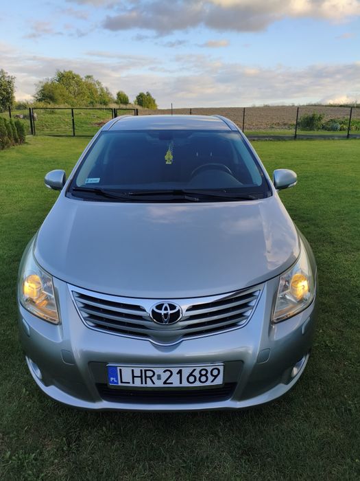 Samochód osobowy Toyota Avensis kombi 2009r.