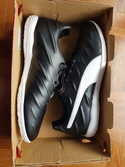 Ténis de Futsal Puma n⁰ 43, em pele, originais e novos na caixa