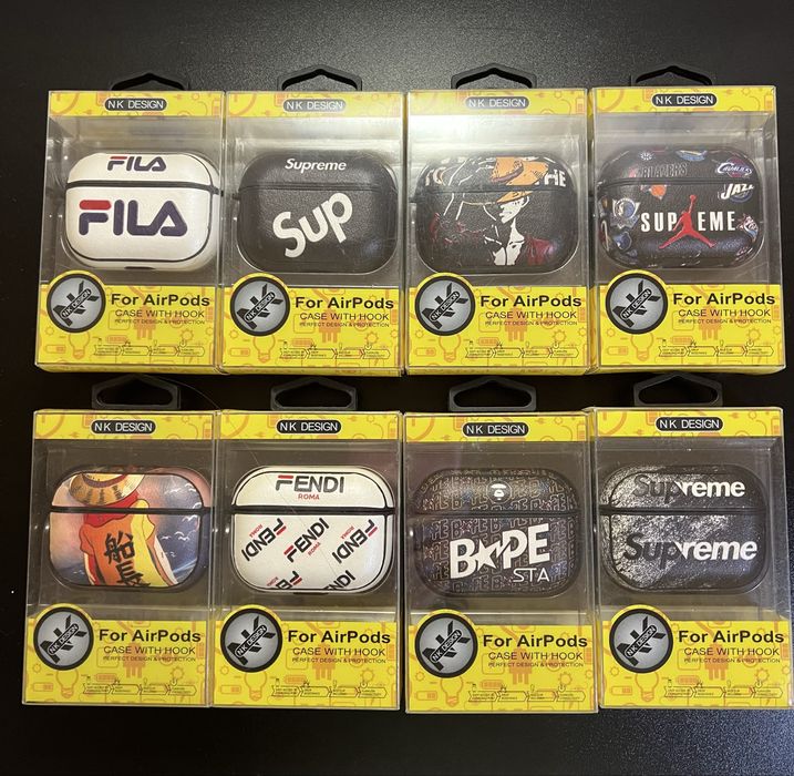 Чохол для навушників.Перше фото-те,що залишилось в наявності.