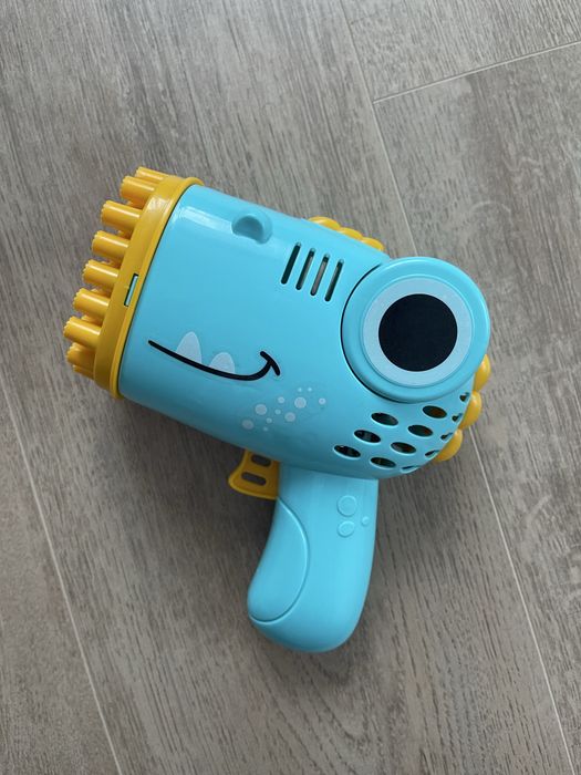 Машинка для створення мильних бульбашок