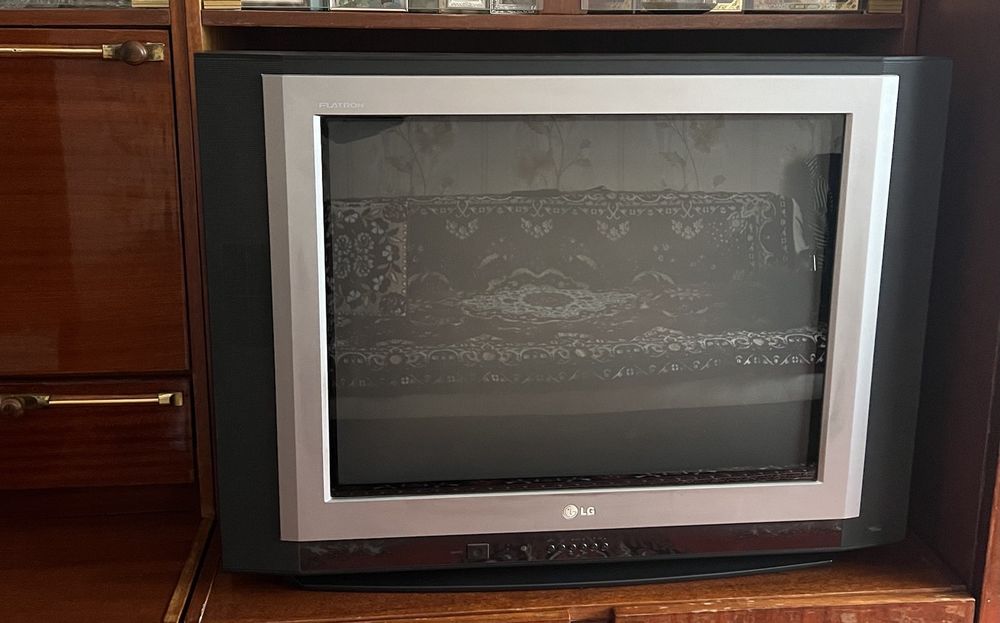 Продам телевизор LG
