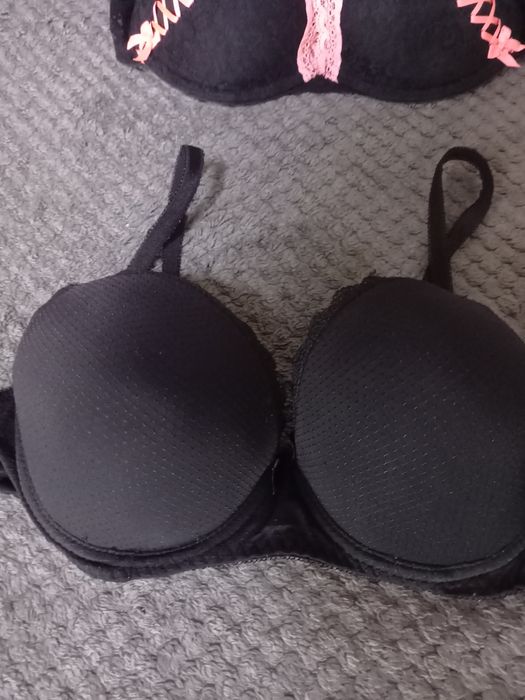 Biustonosze 2 sztuki H&M rozmiar 80 C/D