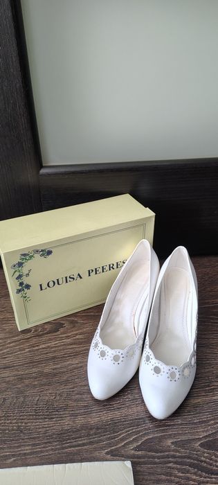 Туфлі білого кольору, Louisa Peeress, 37 розмір