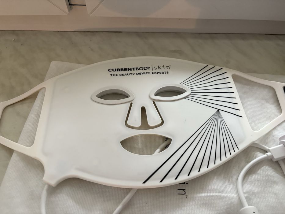 CurrentBody red light LED face mask