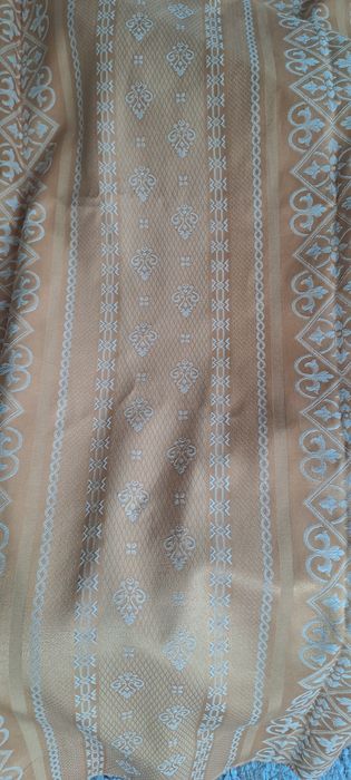 Par de cortinados em brocado, amarelo torrado