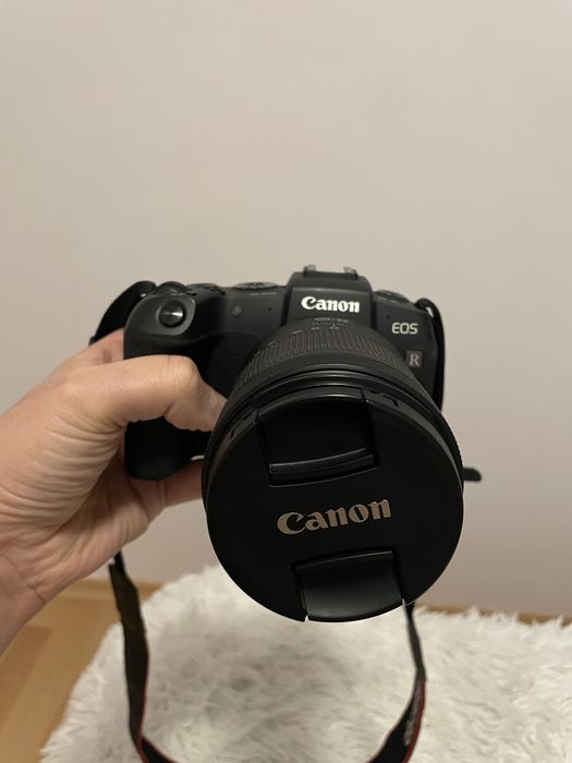 Продам фотоапарат разом з обєктивом Canon EOS RP