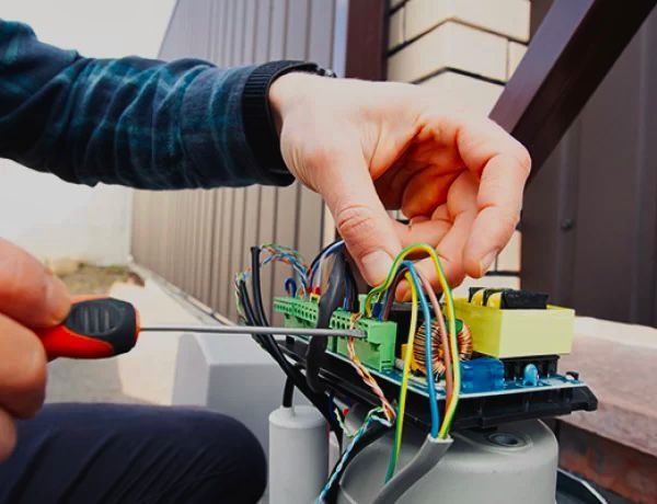 Naprawa napędów, sterowników, automatów do bram . Nice, FAAC , Beninca