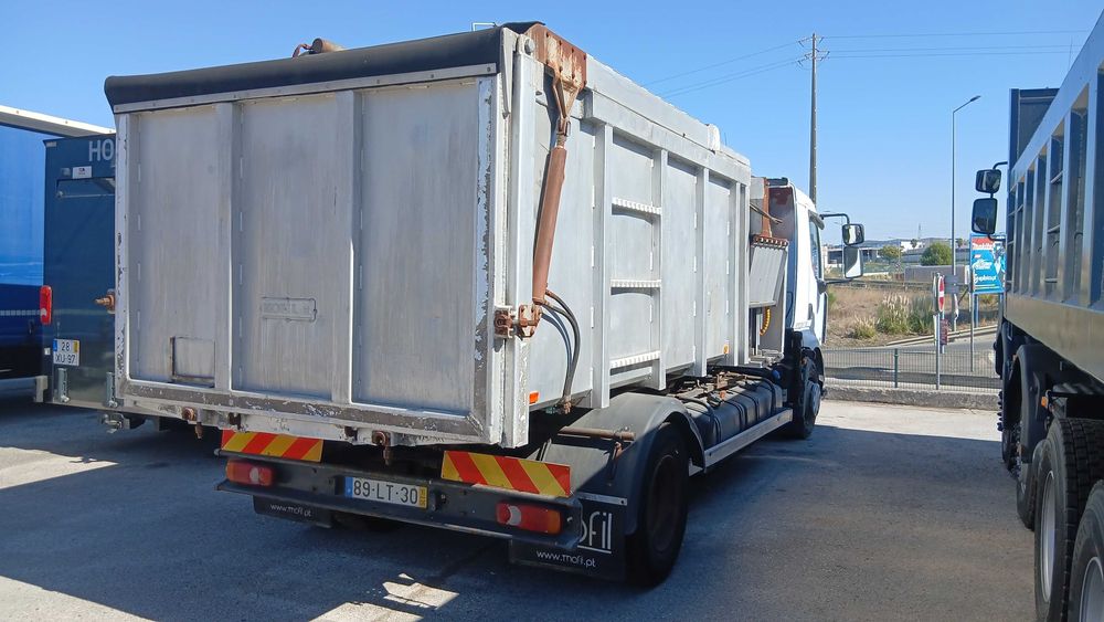 Camião Renault c/grua e bascula