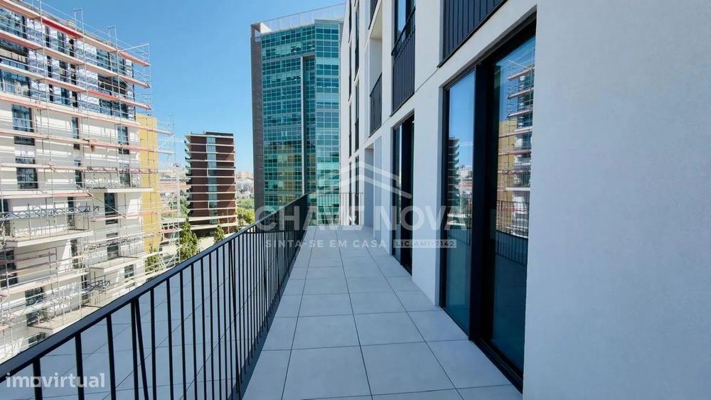 Apartamento S1 Smart c/ Lugar de garagem/piscina Santa Marinha (KORI)