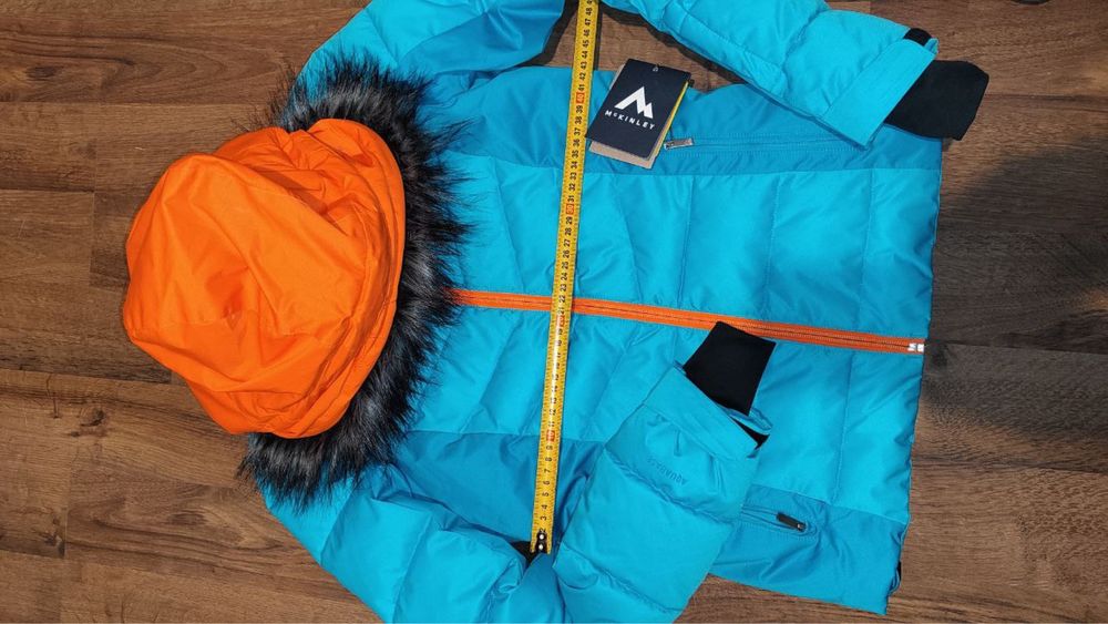 Продам нову куртку.