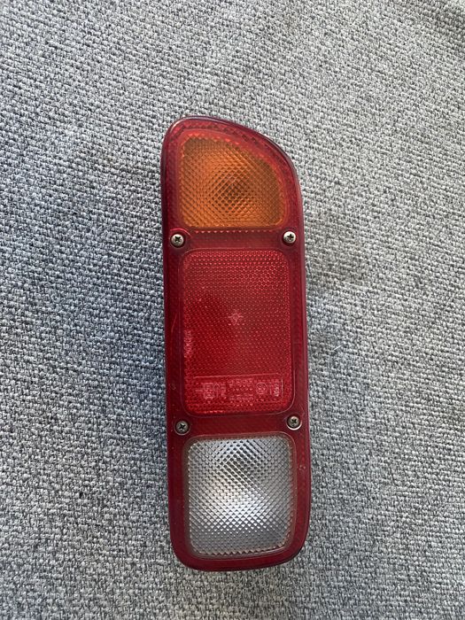 Farolin traseiros ( parachoque)) nissan terrano 2 / Ford Maverick