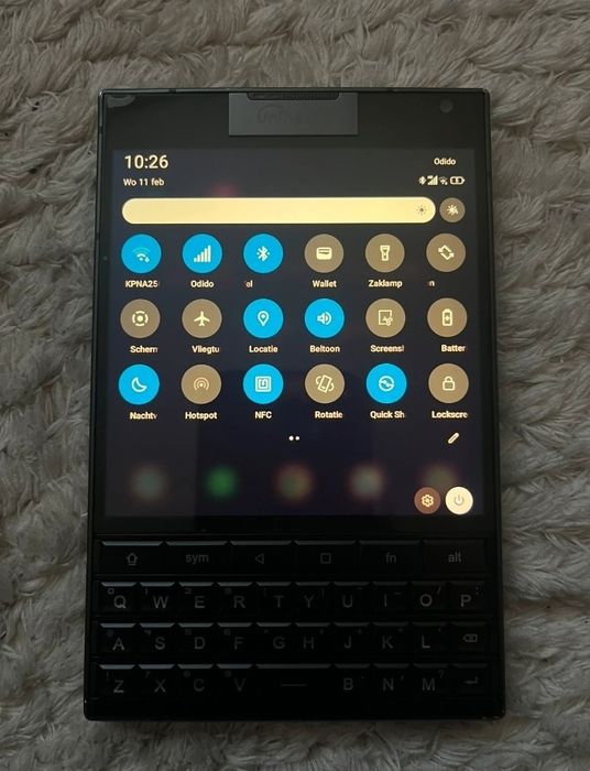 Unihertz Titan 2 com caixa e acessórios