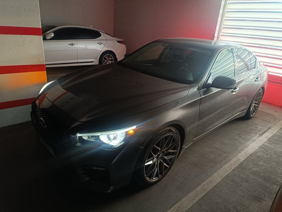 Продам свой автомобиль Infiniti  q50