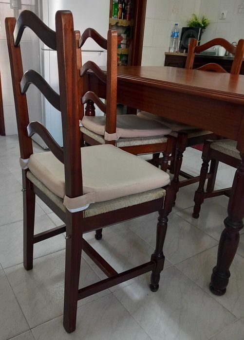 Conjunto Mesa e 4 Cadeiras