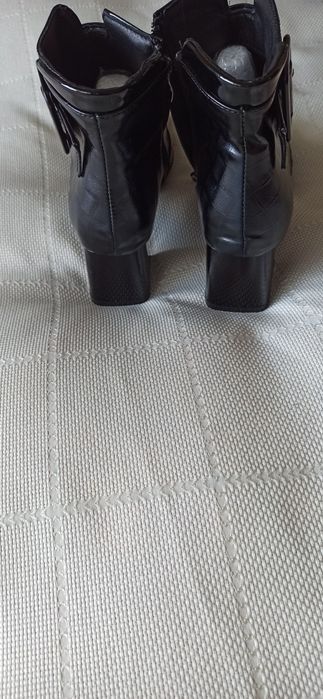 Botki nowe czarne 39