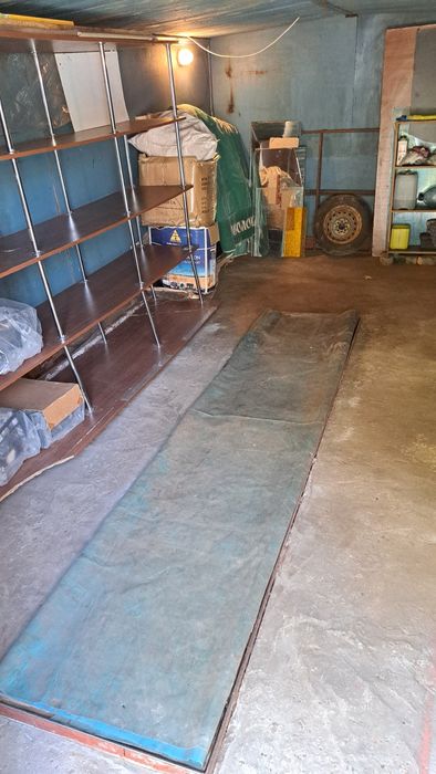 Автомобільний гараж металевий в "Ямі"