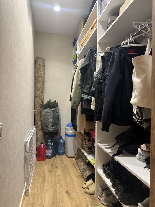 Продаж 2 кім квартири Жасминова