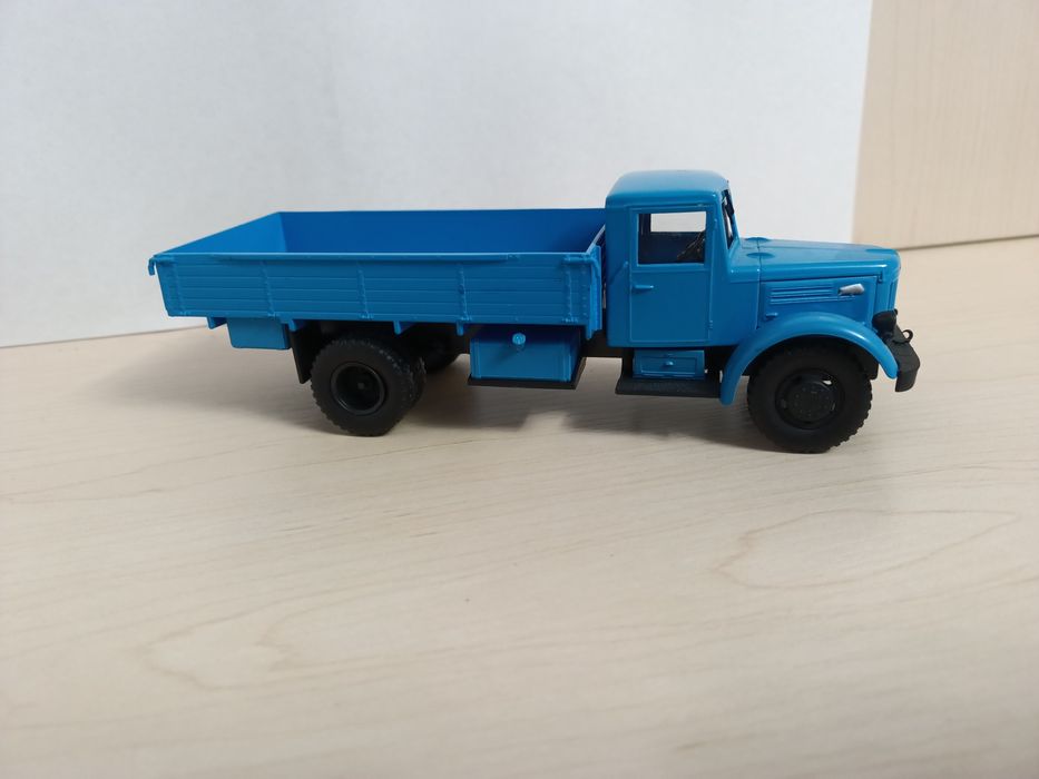 Колекційна модель МАЗ-200 Бортова 1:43 Автоісторія автолегенди ссср