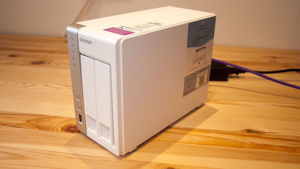 QNAP TS-231P2-1G + 2 Discos WD Red 4 TB (8 TB no total)