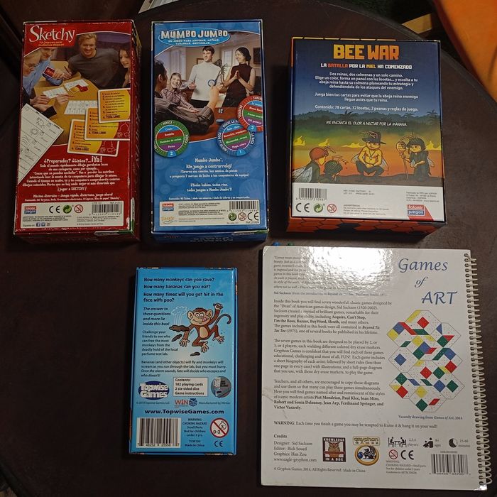 Vários jogos de tabuleiro a 5€ cada