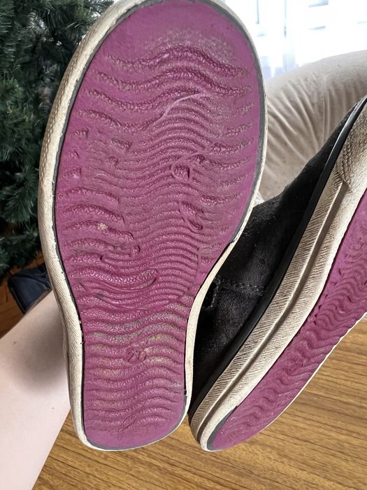 Подарую 27 розмір