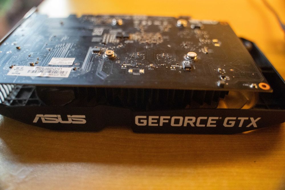 Placa gráfica ASUS Dual GTX 1650
