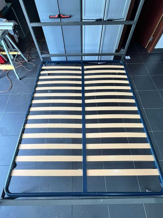 Cama de dossel  Ferro com estrado