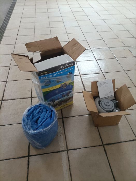 Vendo piscina ainda embalada