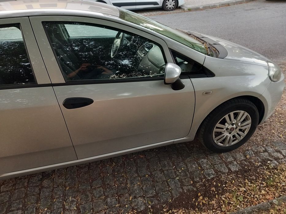 Fiat Punto 1.3 a Gasolina de 5 Lugares - 2017