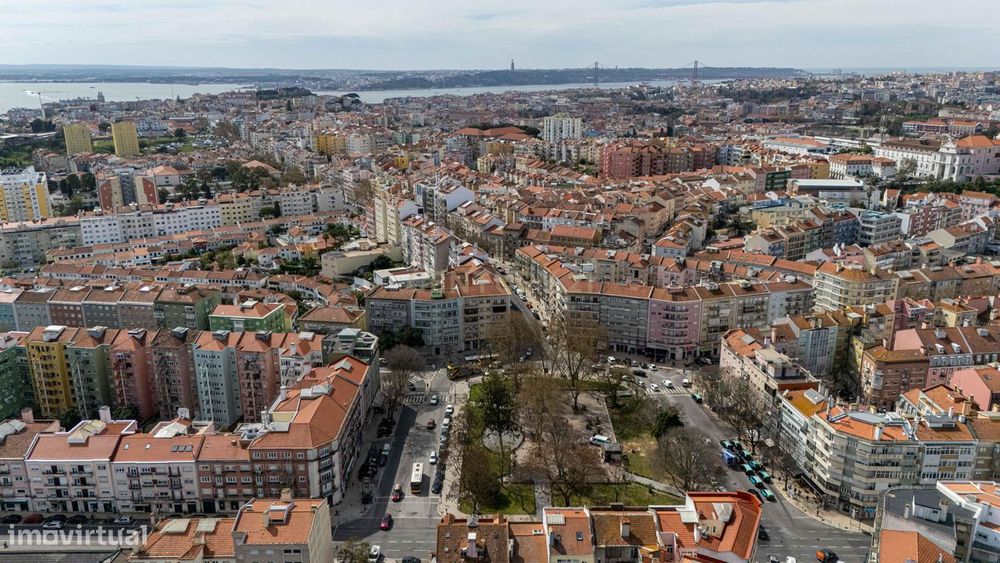 Apartamento T2 remodelado (Penha de França) -  (PROPOSTAS MULTIPLAS)