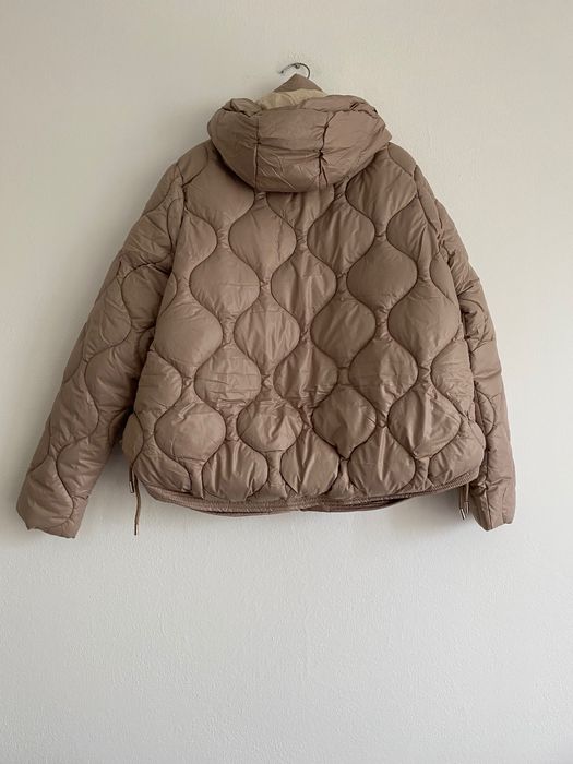 Kurtka beżowa pikowana