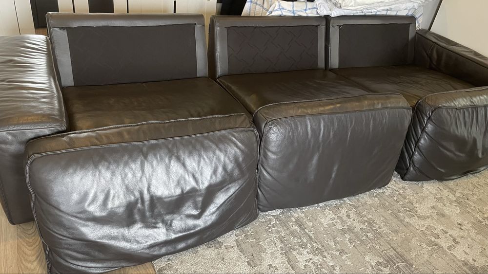 Vende- se sofa de couro + tapete 300x250 URGENTE