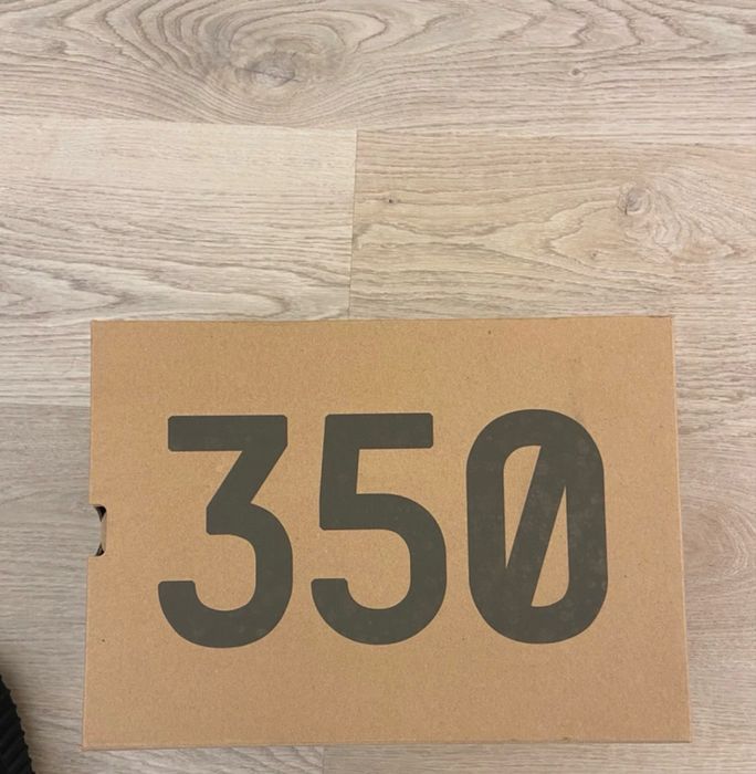 Yeezy V2 Boost Onyx Novoo na caixa