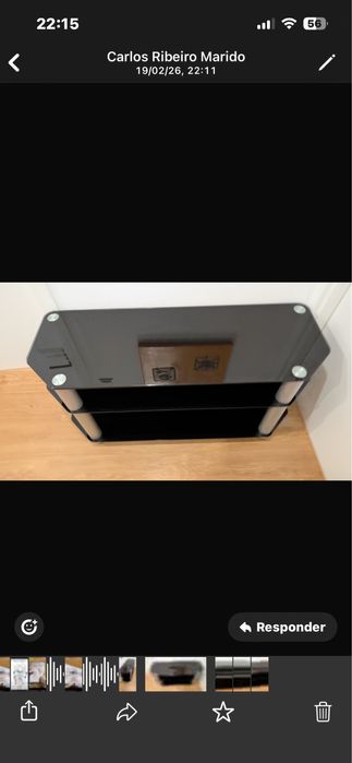 Mesa de T.V. Vidro preto com  estrutura Metálica  em bom estado