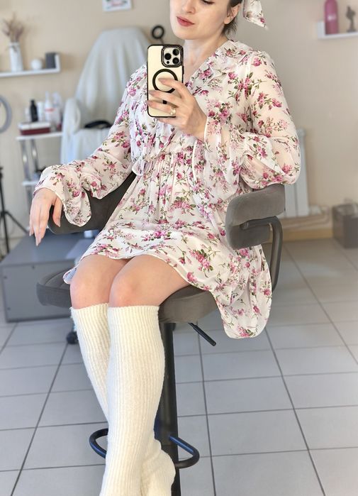 Продам легку літню сукню з рюшами і вільними рукавами для вагітних