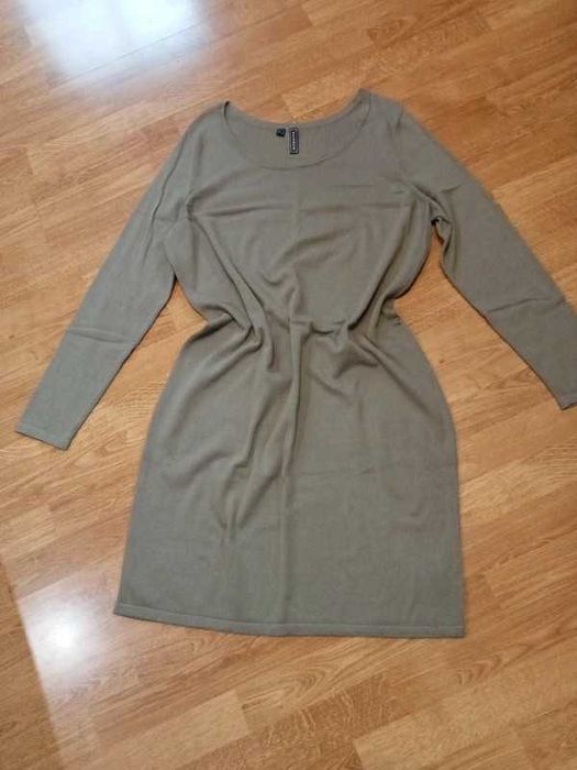 Dzianinowa sukienka khaki 48/50