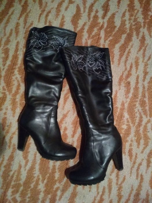 Сапоги женские в хорошем состоянии