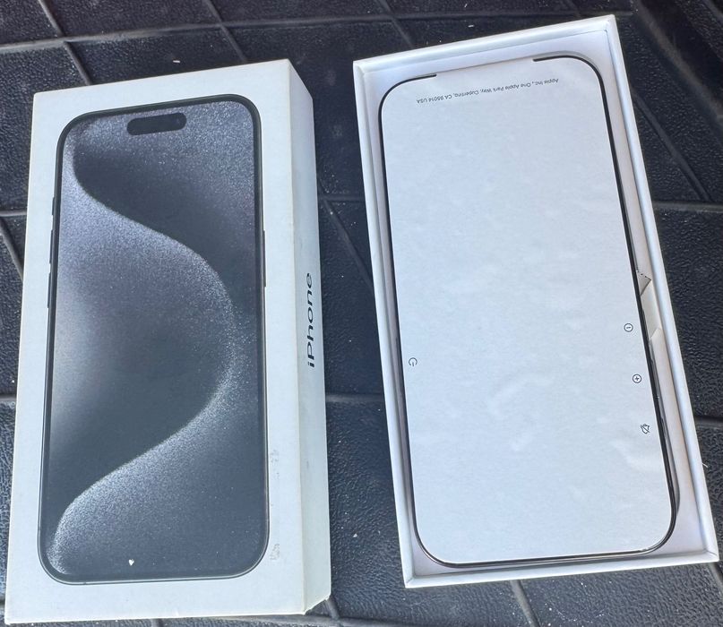 iPhone 15pro/ 512 gb black titanium