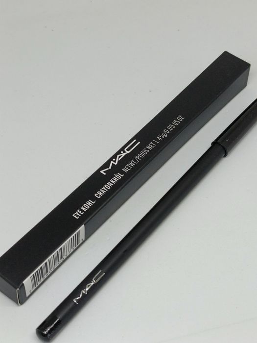 MAC Eye Kohl kredka do oczu w kolorze czarnym