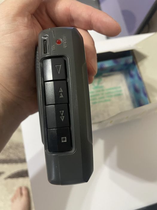 Продам касетний плеєр philips dinamic bass boost AQ6585