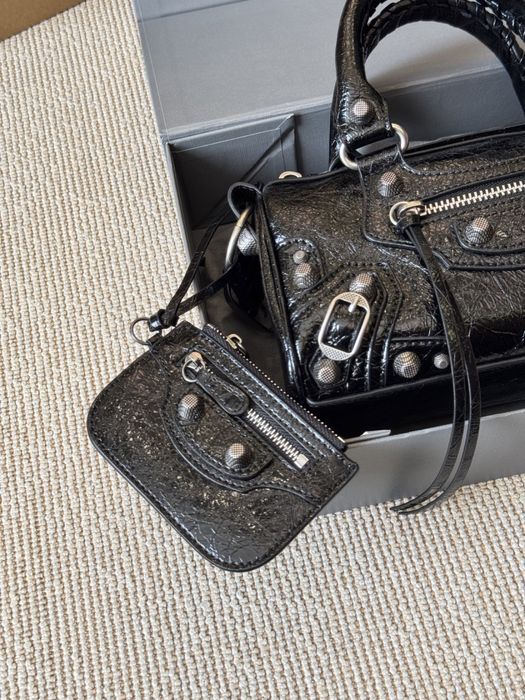 Сумка Balenciaga City Mini