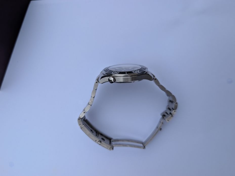 Vendo Omega Seamaster mostrador preto