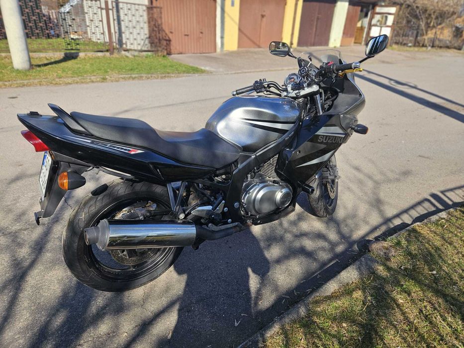 Motocykl Suzuki GS 500F