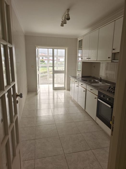 Alugo Apartamento T2