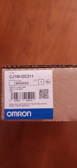 Autómato Carta de saídas OMRON CJ1W-OC211... Nova