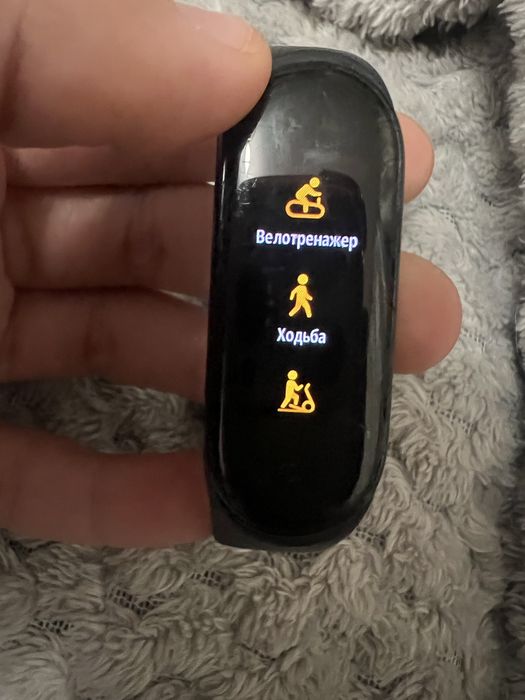Годинник Mi band 5. Браслет. Зарядний пристрій в комплекті.