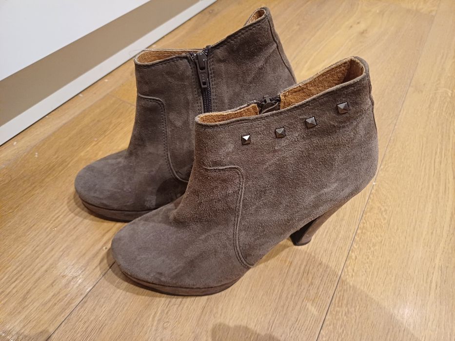 Botins camurça beje Stella