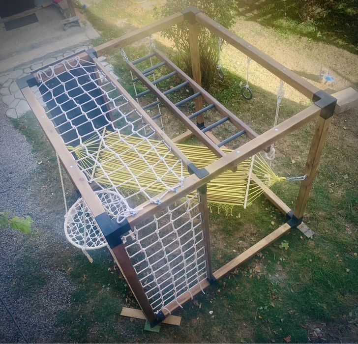 Майданчик для відпочинку, та спорту, дитячий будинок